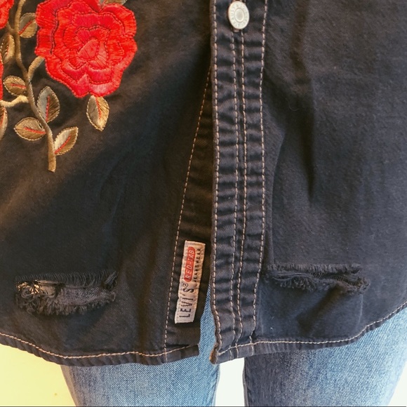 LAST CHANCE 🚨 Vintage embroidered button up - Picture 4 of 7